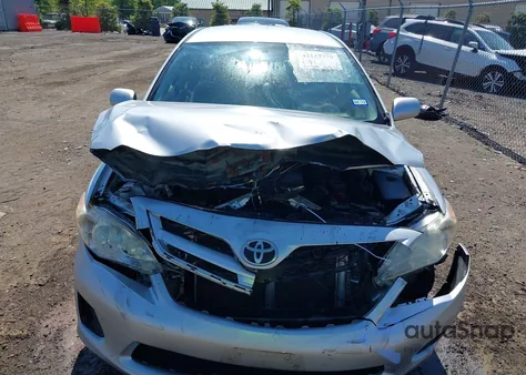 2013 Toyota Corolla L z USA, uszkodzony, nr VIN JTDBU4EE7DJ119592